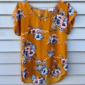 Floral T-shirt with zippered back
